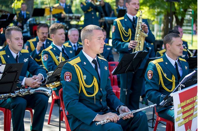 Военные музыканты Северо-Западного округа Росгвардии отмечают свой профессиональный праздник 
