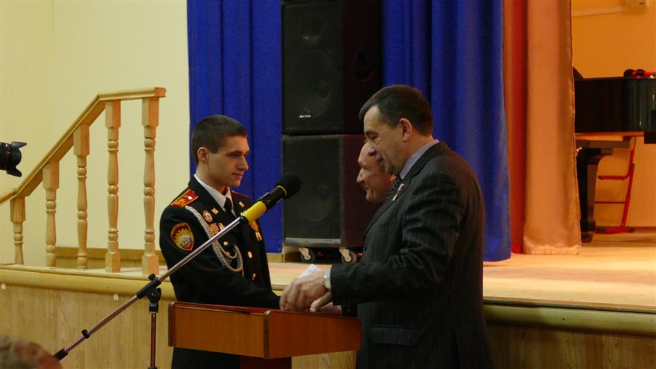 Лучший кадет выпускного курса Московского президентского кадетского училища им. М.А. Шолохова награжден стипендией Фонда имени Героя России генерал-полковника Романова А.А.