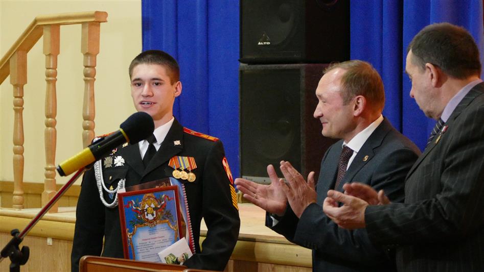 Лучший кадет выпускного курса Московского президентского кадетского училища им. М.А. Шолохова награжден стипендией Фонда имени Героя России генерал-полковника Романова А.А.