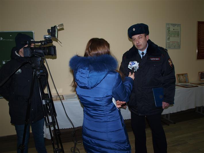 Журналисты областного телевидения «ОРТ-Планета» вместе с оренбургскими росгвардейцами проверили безопасность учебных учреждений