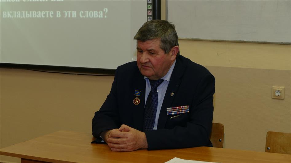 Герои Советского Союза и России, ветераны Великой Отечественной войны поделились с кадетами-росгвардейцами боевым и служебным опытом