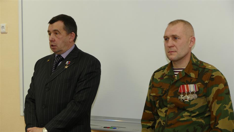 Герои Советского Союза и России, ветераны Великой Отечественной войны поделились с кадетами-росгвардейцами боевым и служебным опытом