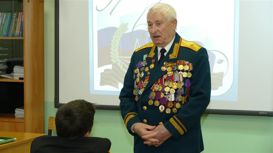 Герои Советского Союза и России, ветераны Великой Отечественной войны поделились с кадетами-росгвардейцами боевым и служебным опытом