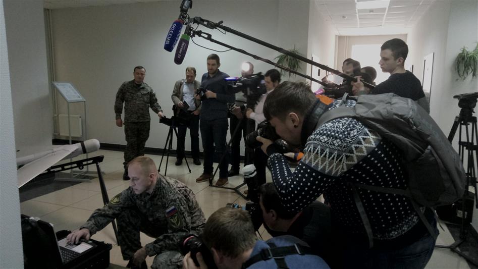 Сотрудники авиационного отряда «Ястреб» Росгвардии приняли участие в акции «Мужские профессии» (фото, видео)