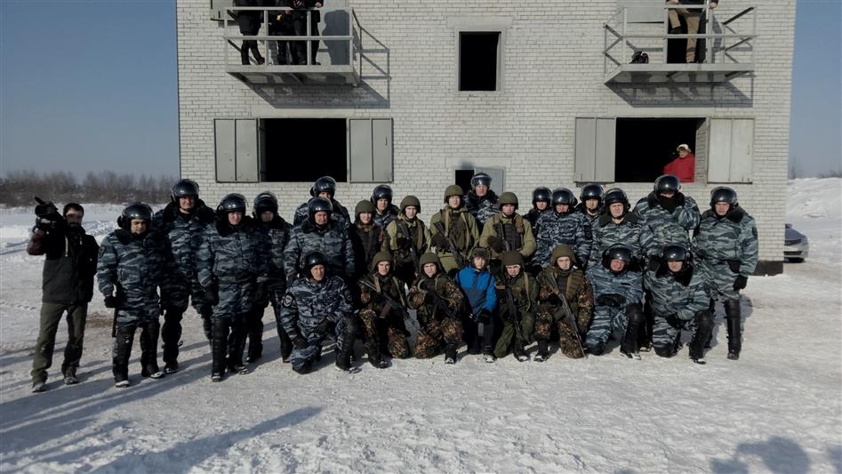 В рамках акции «Мужские профессии» подразделения спецназа Росгвардии при поддержке авиации продемонстрировали возможности служебно-боевого применения (фото, видео)
