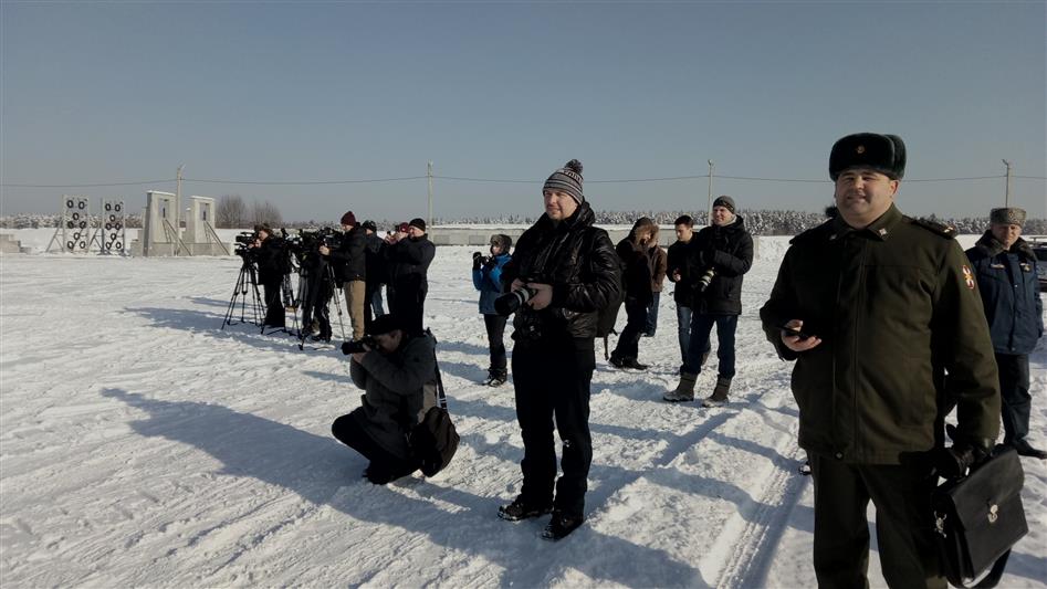 В рамках акции «Мужские профессии» подразделения спецназа Росгвардии при поддержке авиации продемонстрировали возможности служебно-боевого применения (фото, видео)