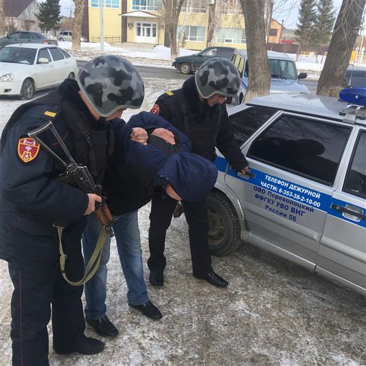 Оренбургские росгвардейцы задержали пьяного автоугонщика