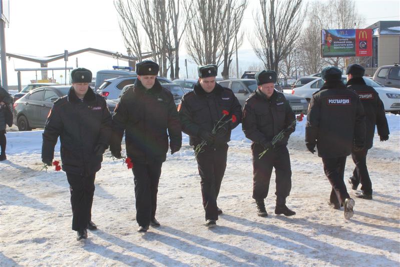 Росгвардейцы Приволжья почтили память погибших в авиакатастрофе в Подмосковье (фото, видео)