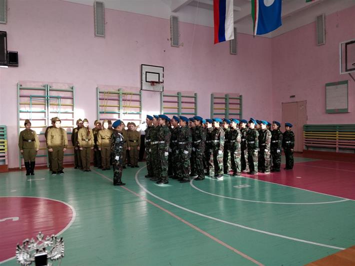 Якутские омоновцы вошли в состав жюри школьного смотра-конкурса песни и строя