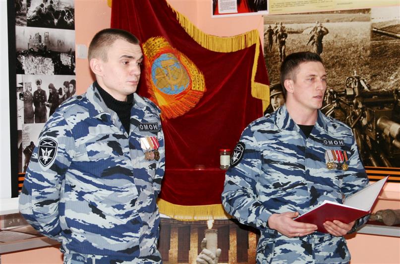 Сотрудники краснодарского ОМОНа приняли участие в патриотическом мероприятии, посвященном 75-летию победы в Сталинградской битве 