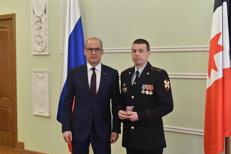 Глава Удмуртии вручил награды сотрудникам и военнослужащим Росгвардии