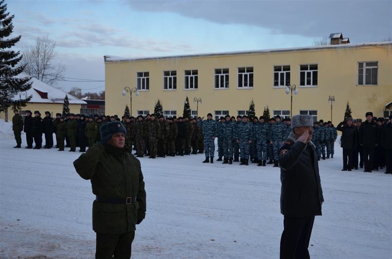 В Управлении Росгвардии по Тульской области состоялся митинг, посвящённый Дню создания подразделений лицензионно-разрешительной работы