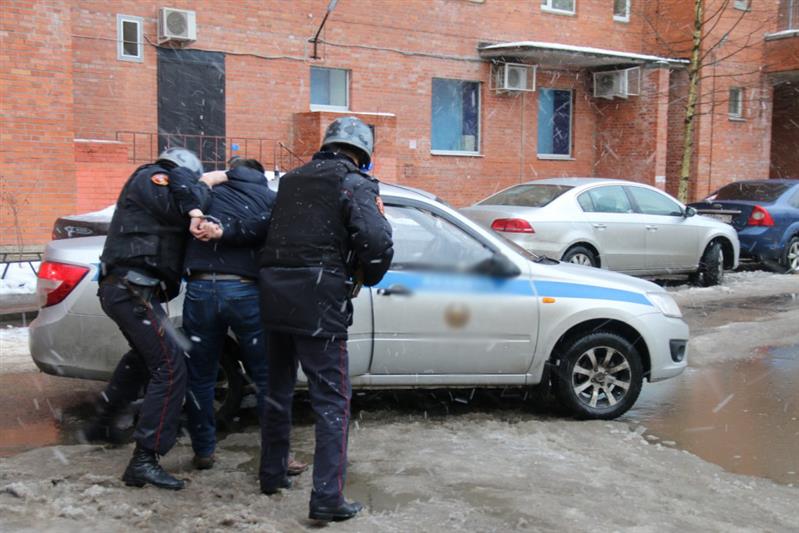 В Санкт-Петербурге задержан автоугонщик на месте совершения преступления