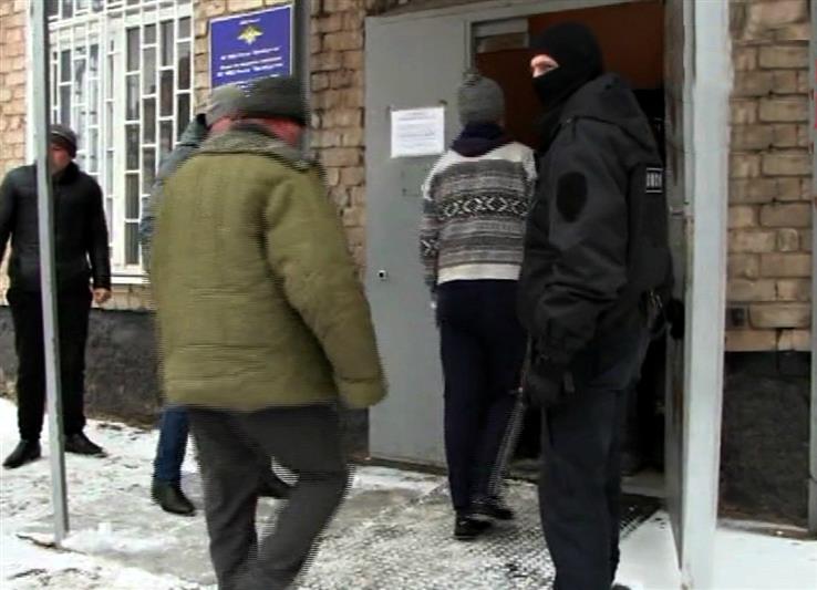 При силовой поддержке оренбургского ОМОН проведены миграционные рейды