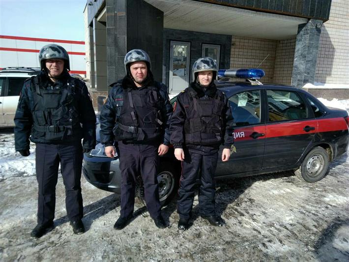Сотрудники Росгвардии в Ижевске оказали силовую поддержку полицейским в задержании гражданина, находившегося в федеральном розыске