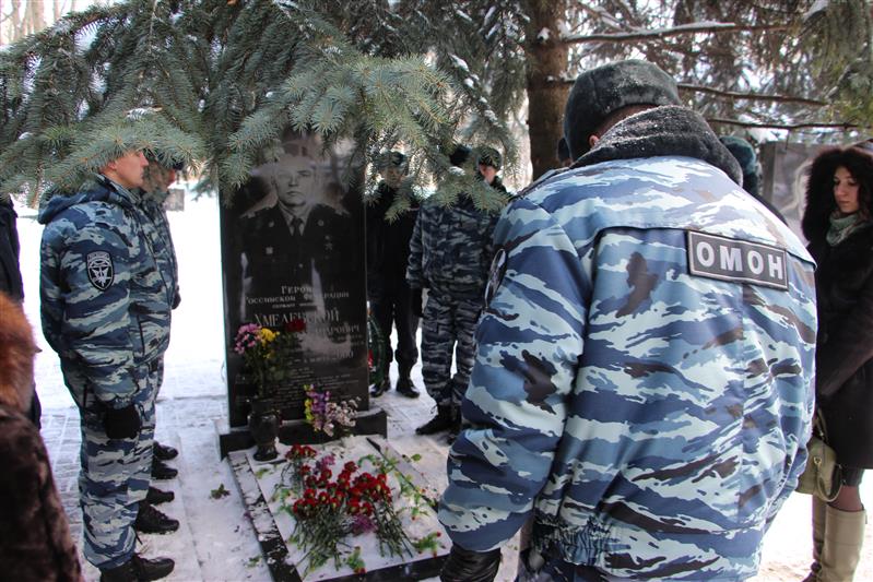 Сотрудники Управления Росгвардии по Курской области почтили память Героя России Андрея Хмелевского