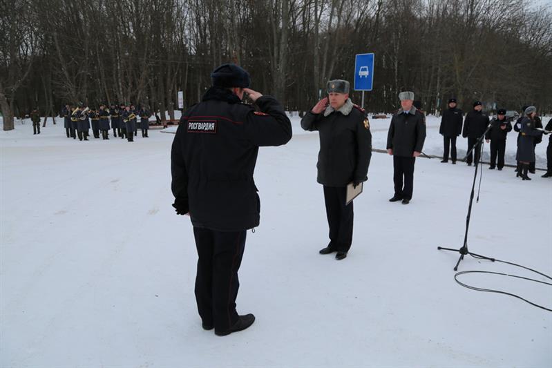 В Туле прошел развод нарядов Росгвардии и полиции, заступающих на боевую службу по охране общественного порядка