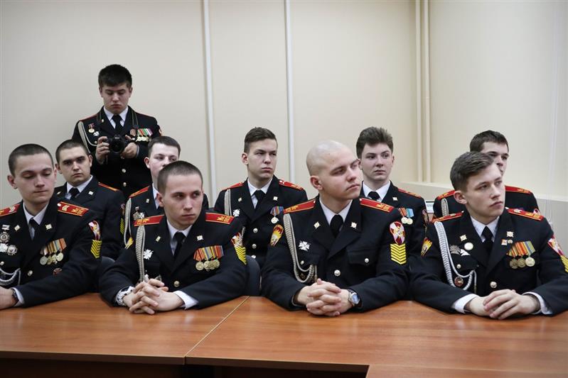 Воспитанники Московского Президентского кадетского училища им. М.А. Шолохова в режиме видеоконференции пообщались с курсантами Пермского военного института Росгвардии
