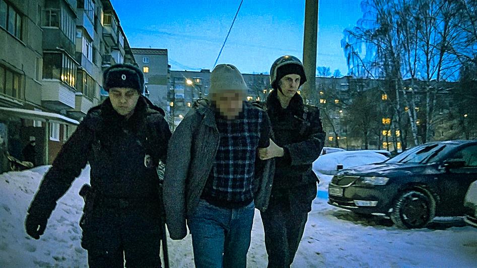 В Пензе сотрудники Росгвардии оперативно отреагировали на сигнал об обнаружении в жилом доме подозрительного предмета