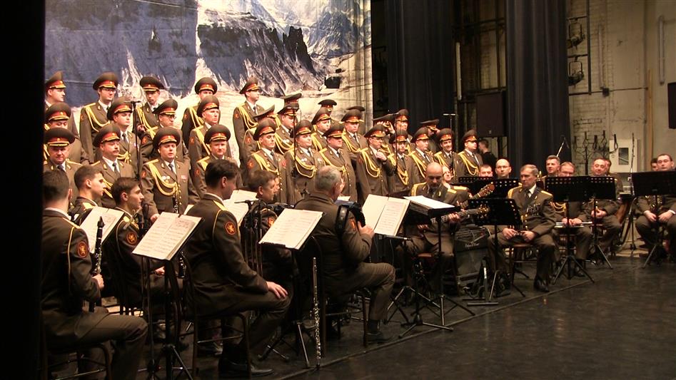 Академический ансамбль песни и пляски Росгвардии дал концерт в Нальчике