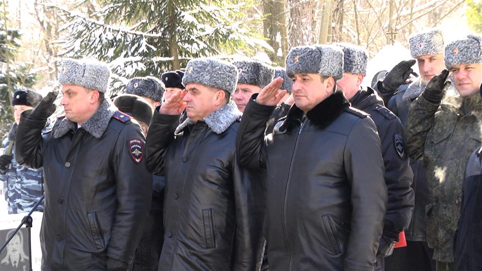 В Нижнем Новгороде почтили память офицеров СОБР, погибших при исполнении служебного долга