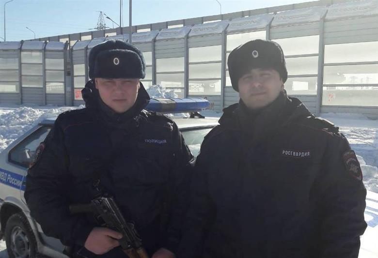 Сотрудники Росгвардии в Тюмени оказывают содействие полицейским в задержании правонарушителей