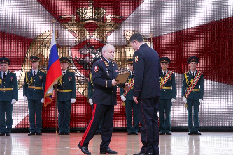 Глава Карачаево-Черкесской Республики наградил сотрудников Росгвардии, отличившихся в период несения боевой службы