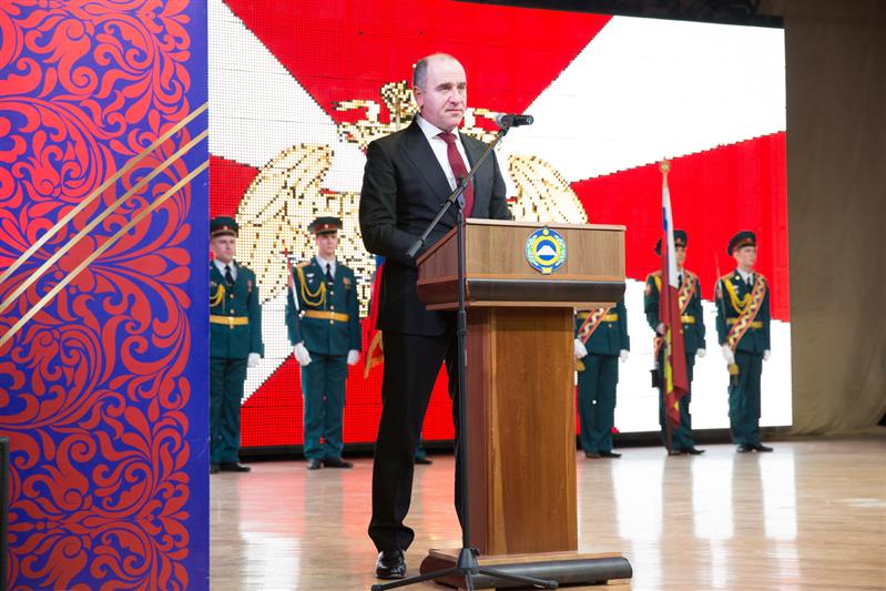 Глава Карачаево-Черкесской Республики наградил сотрудников Росгвардии, отличившихся в период несения боевой службы