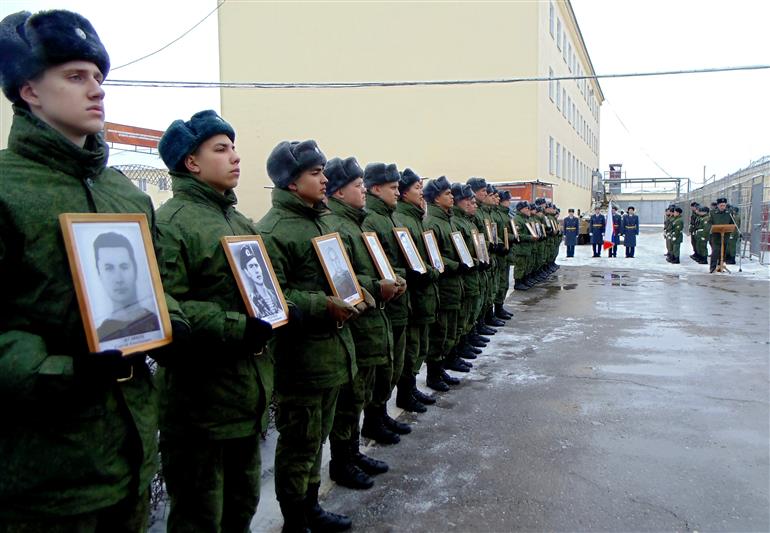 Военнослужащие и ветераны астраханского батальона оперативного назначения Южного округа Росгвардии почтили память погибших товарищей