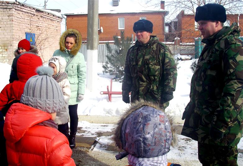 Волгоградский ОМОН провел для школьников патриотическое занятие