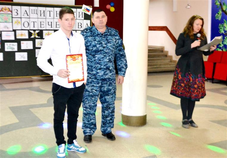 В Новочеркасске  сотрудники Росгвардии провели патриотическое мероприятие для школьников