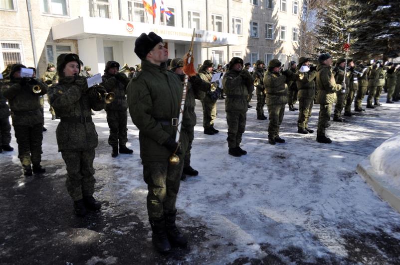 Военнослужащие Уральского округа Росгвардии приняли участие в первой тренировке парада