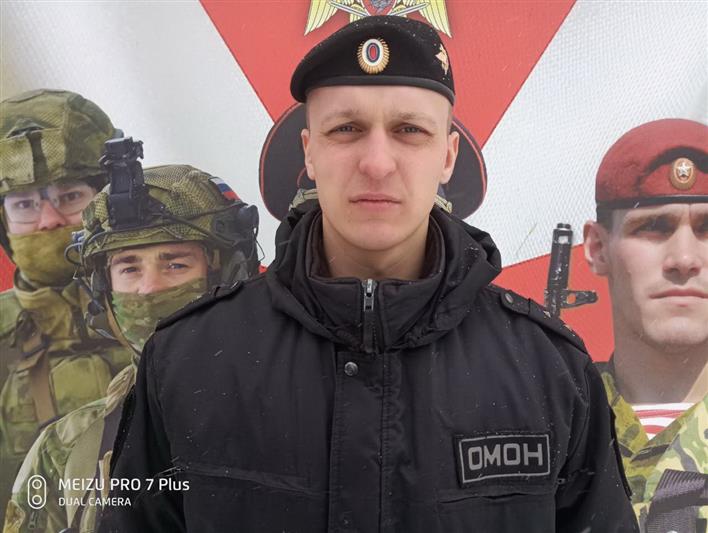 Сотрудник череповецкого ОМОН спас человека на пожаре