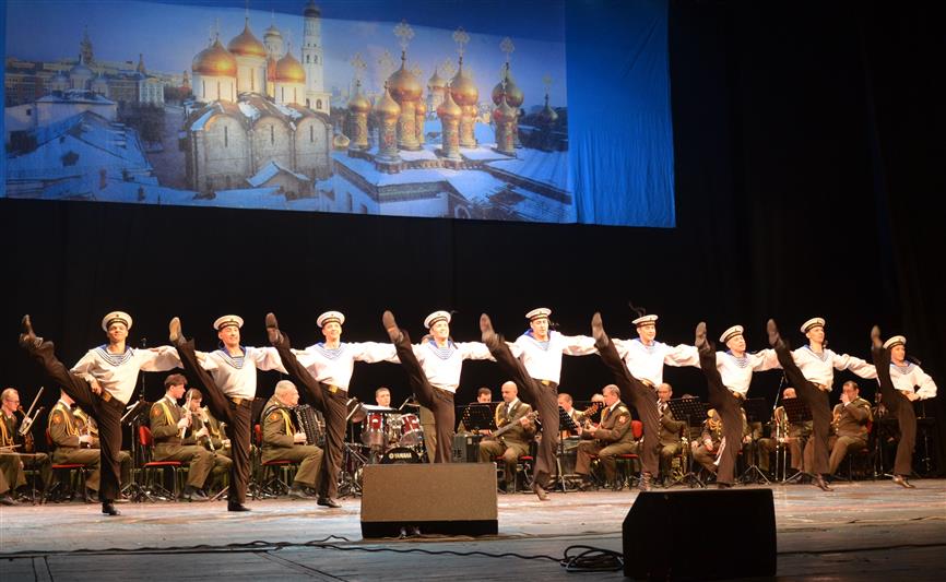 Академический ансамбль песни и пляски Федеральной службы войск национальной гвардии Российской Федерации триумфально выступил в Ростове-на-Дону (фото, видео)