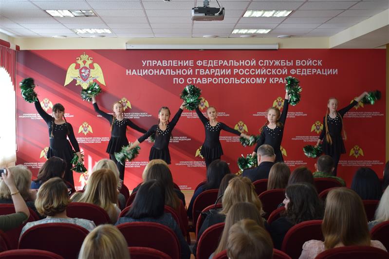 Врид командующего Северо-Кавказским округом Росгвардии поздравил женщин, проходящих службу в оперативно-территориальном объединении