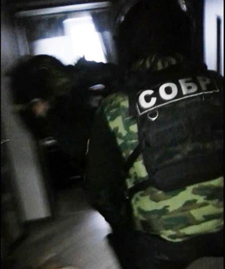  Сотрудники СОБР Росгвардии оказали силовую поддержку полицейским в задержании участников преступной группы, подозреваемых в серии хищений автомобилей
