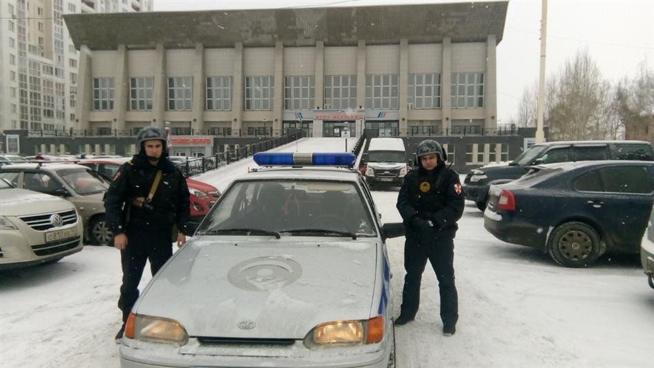 В Екатеринбурге пресечены попытки распространения наркотиков и задержан мужчина с арбалетом, угрожавший убийством