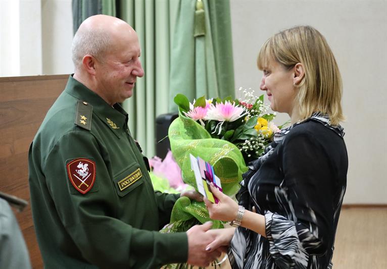 Врид командующего Северо-Кавказским округом Росгвардии поздравил женщин, проходящих службу в оперативно-территориальном объединении