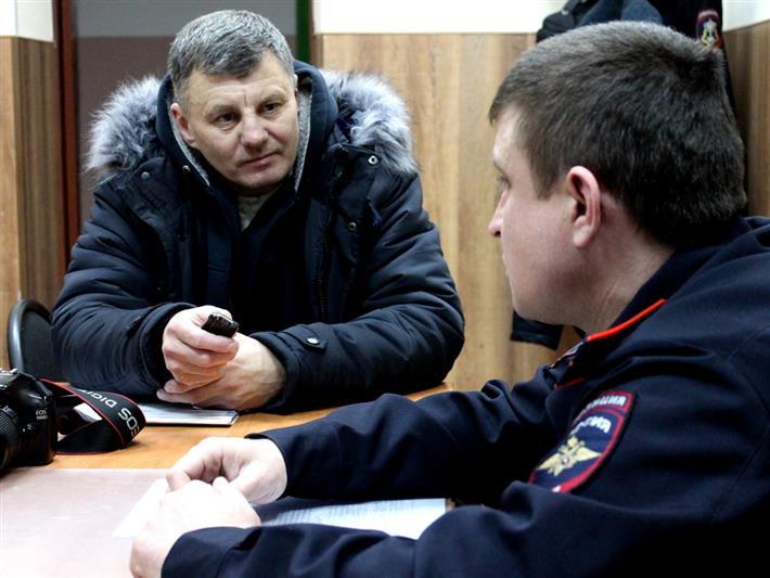 В Горно-Алтайске корреспондент газеты провёл один день с экипажем группы задержания вневедомственной охраны