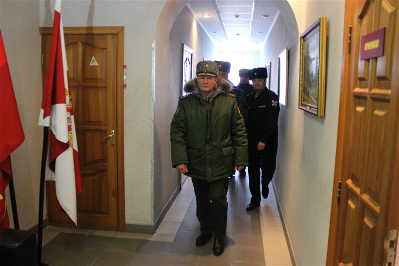 Командующий Приволжским округом проверил готовность нового здания центра лицензионно-разрешительной работы в Самаре (фото)