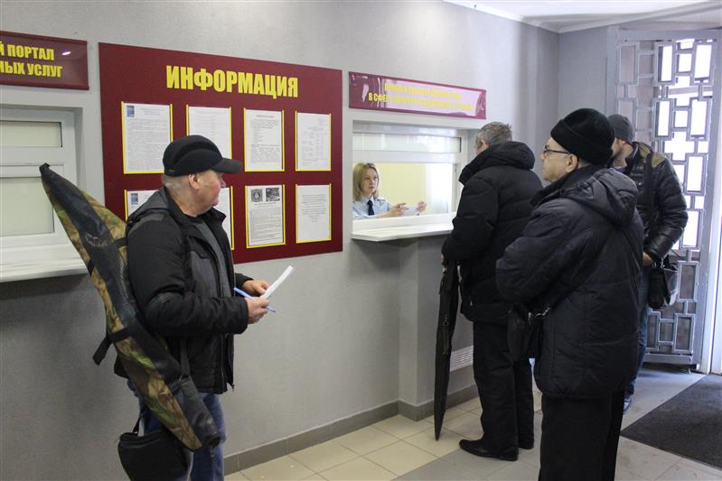 Командующий Приволжским округом проверил готовность нового здания центра лицензионно-разрешительной работы в Самаре (фото)