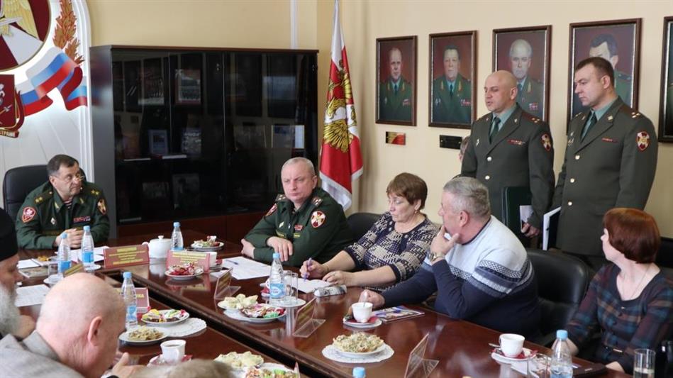 В Екатеринбурге прошла традиционная встреча командующего Уральским округом с членами семей военнослужащих и сотрудников, погибших при выполнении воинского и служебного долга