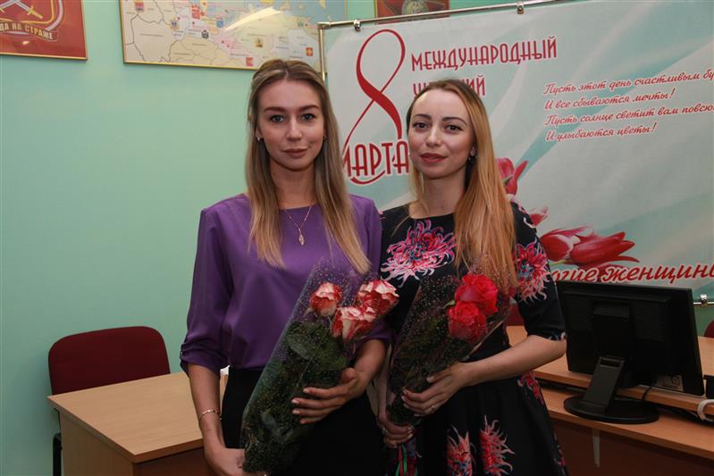 Военнослужащие и сотрудники Северо-Западного округа Росгвардии поздравили своих коллег-женщин с наступающим праздником 
