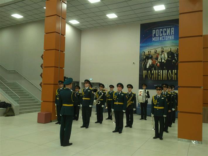 В Санкт-Петербурге военный оркестр Северо-Западного округа Росгвардии выступил на молодежном военно-историческом форуме