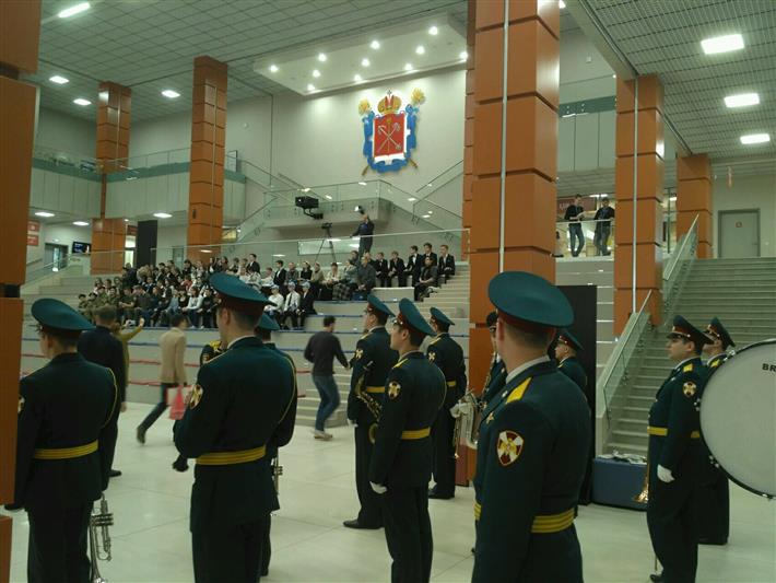 В Санкт-Петербурге военный оркестр Северо-Западного округа Росгвардии выступил на молодежном военно-историческом форуме