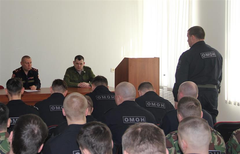 Начальник и руководители отделов Управления Росгвардии по Тюменской области  провели информирование по социальным вопросам личного состава ОМОН 