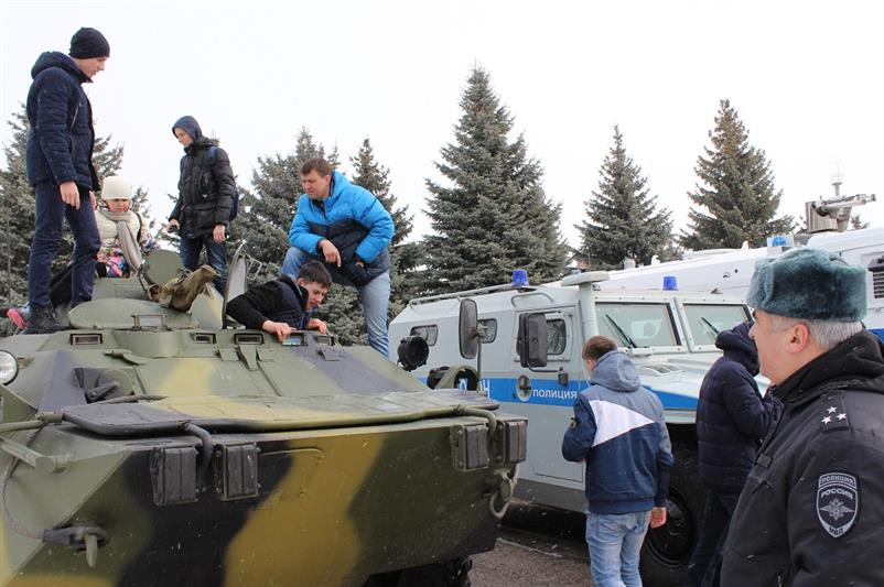 В ОМОН Управления Рогсвардии по Саратовской области состоялся день открытых дверей