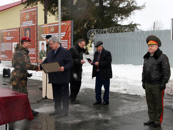 В Новосибирске председатель комитета Совета Федерации по обороне и безопасности наградил отряд специального назначения «Ермак»