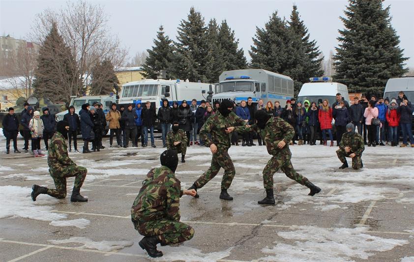 В ОМОН Управления Рогсвардии по Саратовской области состоялся день открытых дверей