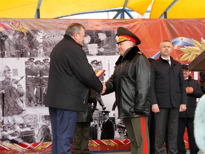 В Центральном парке Новосибирска состоялись мероприятия, приуроченные ко Дню войск национальной гвардии России